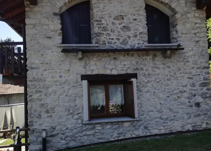 Tra E Monti *